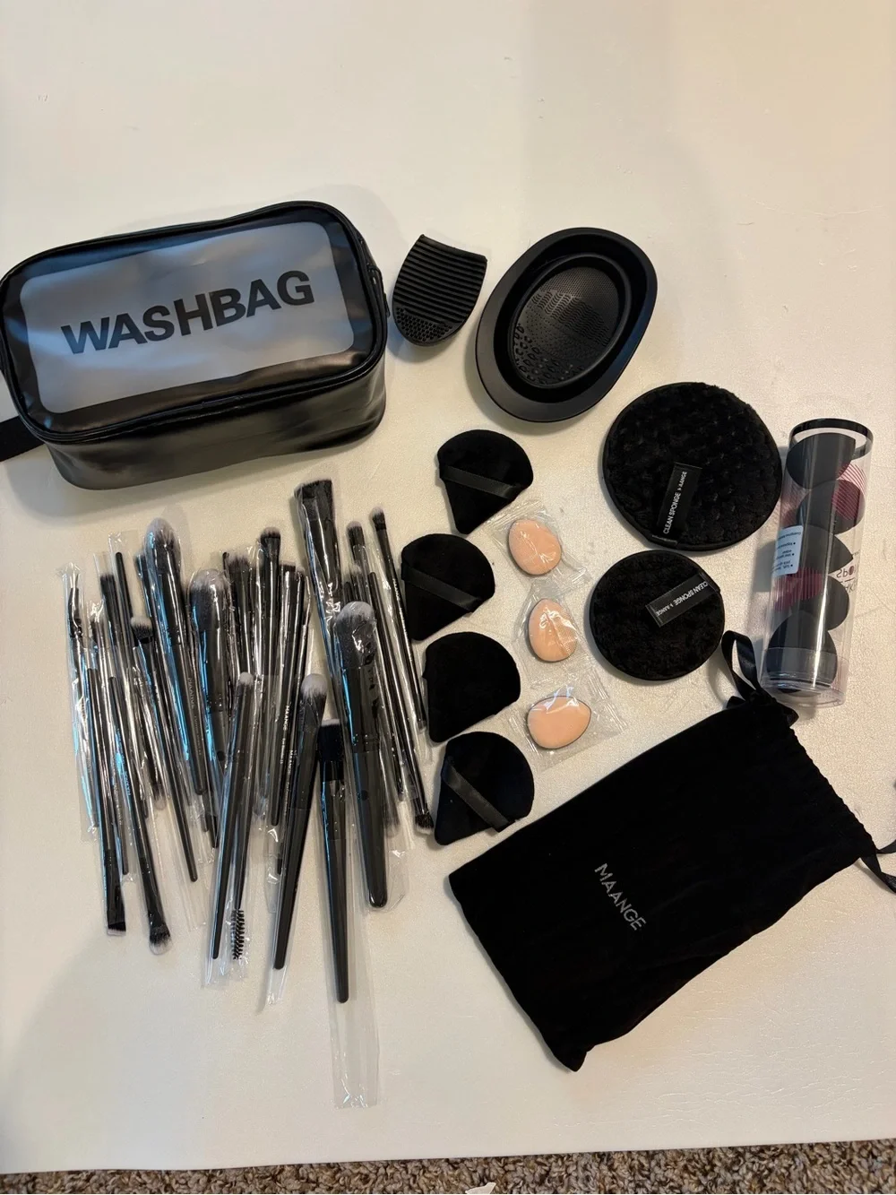 MAANGE 49 Pc Makeup Brush Set w/Bag, Sponges, Powder Puffs & Brush Cleaner Black